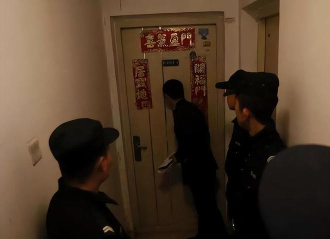 居太吵有什么方法来解决凯发k8一触即发楼上邻(图3)