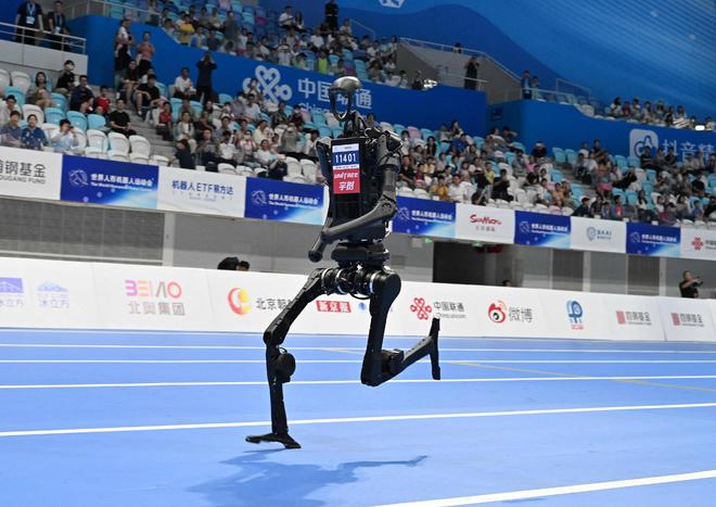 兴兴：用遥控追求极致速度；蔡浩宇AI游戏上架2719元｜极客早知道凯发k8登录Sam Altman：AI存在泡沫；宇树机器人夺金王(图4)